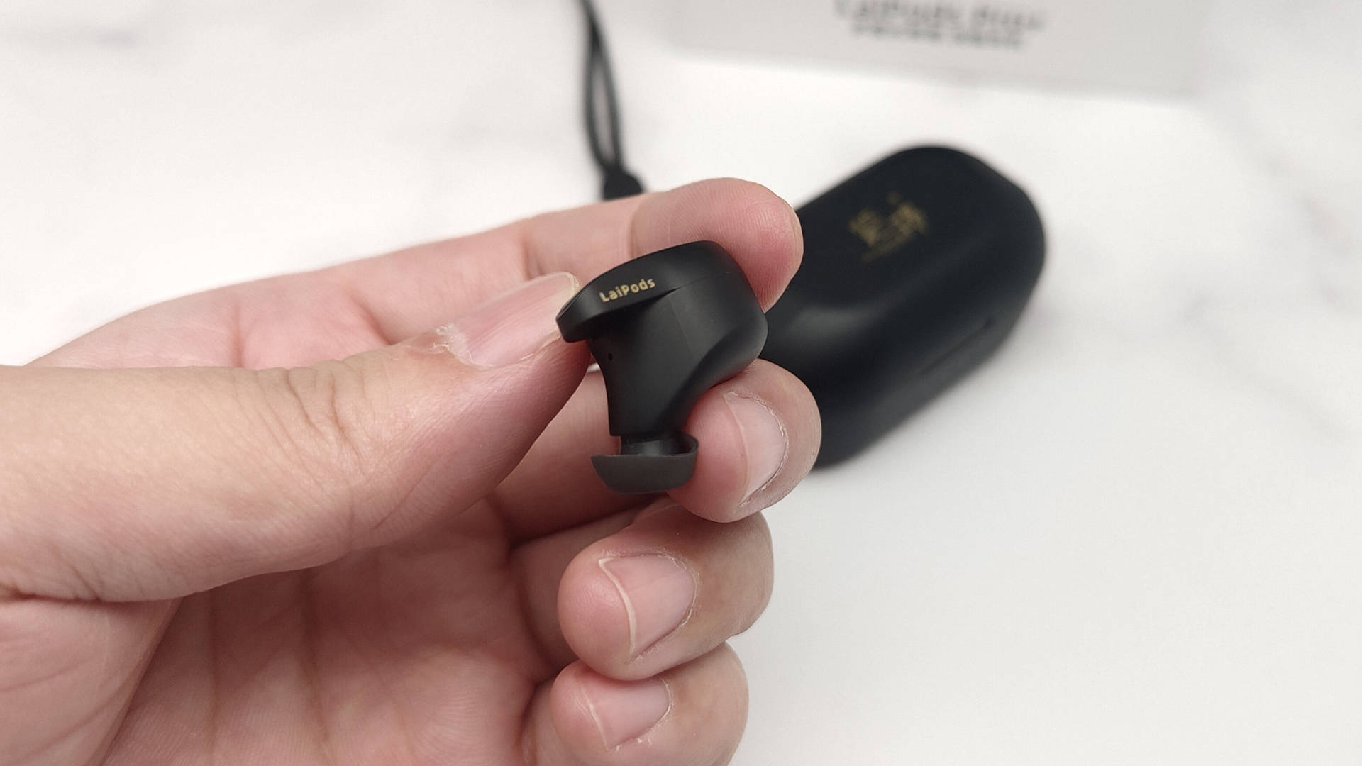 买的蓝牙耳机排行：让你生活变得更安静！j9九游会登录过年好物推荐 这3款值得(图9)